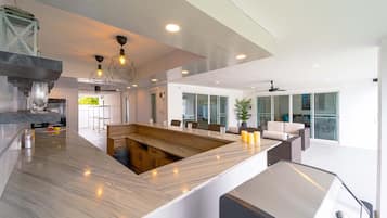 Family Villa | Private kitchen | Full-size fridge, microwave, oven, stovetop