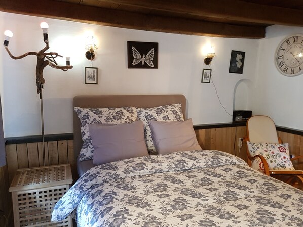 1 bedroom, iron/ironing board, WiFi, bed sheets