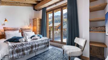 4 bedrooms, free WiFi, bed sheets