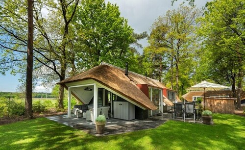 Sprielderbosch 12 Luxury holiday home in the woody Veluwe region