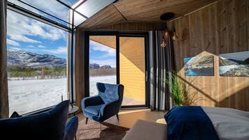 Kamar Double Desain, 1 Tempat Tidur King | 1 kamar tidur, seprai premium, dan didekorasi berbeda-beda