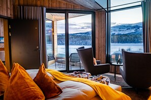 Premium suite | Luxe beddengoed, individueel gedecoreerd, individueel gemeubileerd