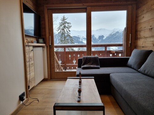 Courchevel 1550 - At the foot of the slopes - Refurbished - With balcony and parking space