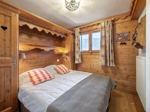 3 bedrooms, free WiFi, bed sheets
