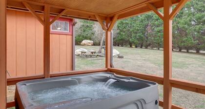 Blue Ridge Hideaway! Cabin w/ Hot Tub & Views