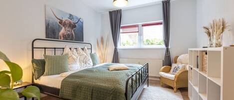 1 dormitorio, tabla de planchar con plancha, wifi gratis y ropa de cama