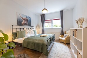 2 bedrooms, iron/ironing board, free WiFi, bed sheets