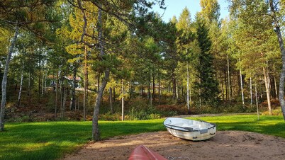 Stuga Dagmar by the lake Nerbjärken with rowboat
