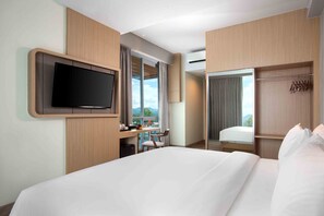 Soundproofing, free WiFi - Hotel Santika Bukittinggi (Bukittinggi)