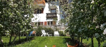 Spazioso appartamento "Lafreid Algund" vicino a Merano con vista sulle montagne, Wi-Fi e giardino