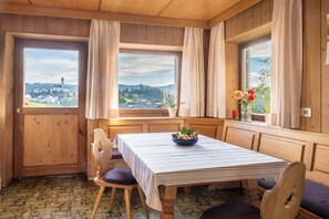 Dining - Apartment “Peterbühl” in Scenic Landscape with Mountain View, Balcony & Garden (Völs am Schlern)