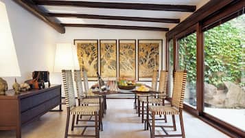 Condo, 3 Bedrooms, Smoking, Balcony | Dining