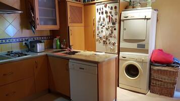 Frigorífic, microones i rentaplats