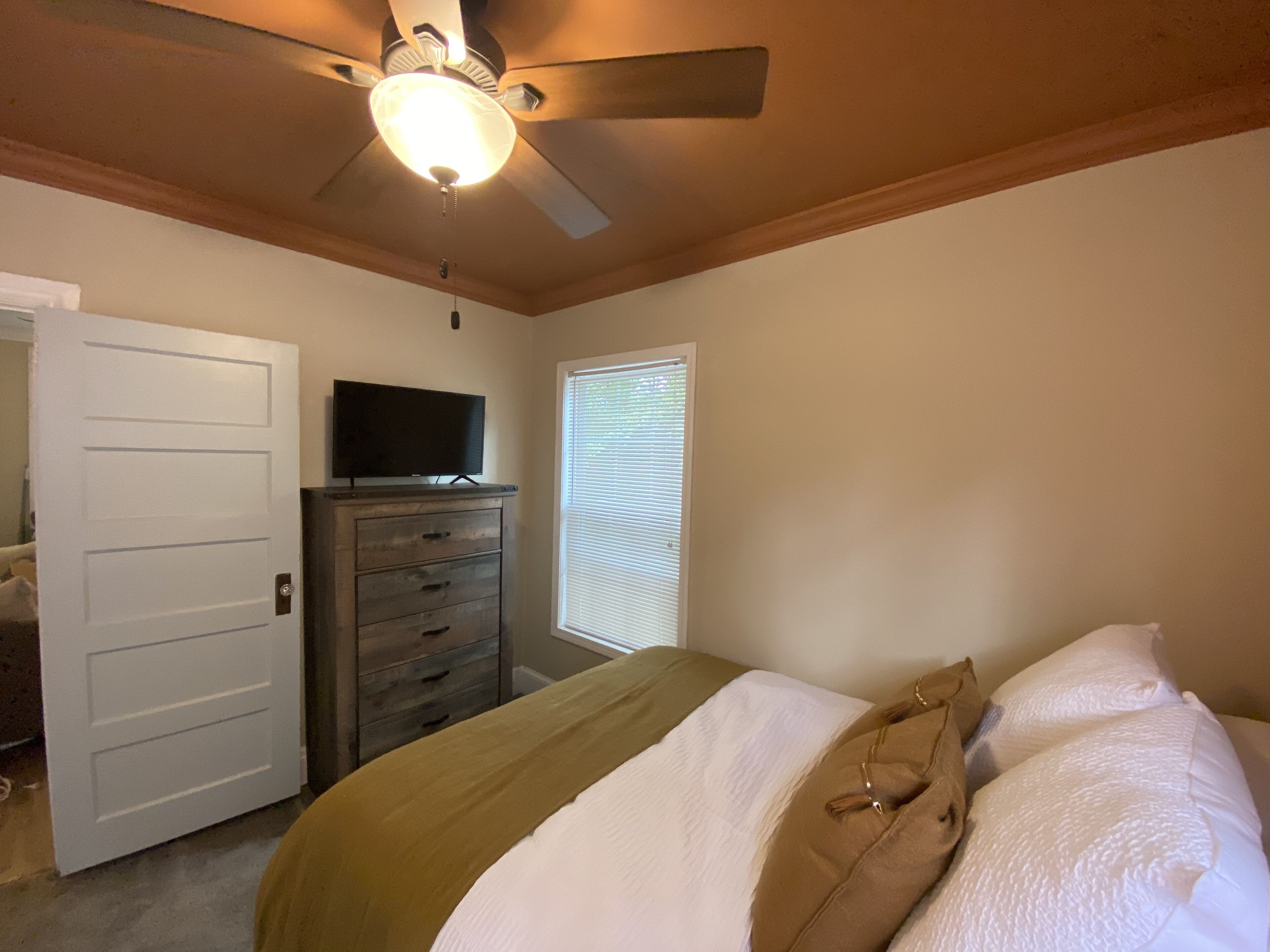 Downtown Cozy Cottage Family Retreat