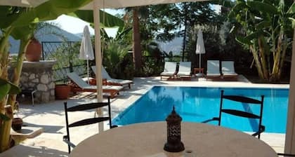 Luxury Spacious, Very Private Villa With own Pool and sea Views