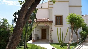 Exterior - Luxury Spacious, Very Private Villa With own Pool and sea Views (Antalya)