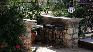 Property grounds - Luxury Spacious, Very Private Villa With own Pool and sea Views (Antalya)