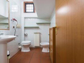 Bidet - Small Cottage via dei Sabelli 195 (Rome)