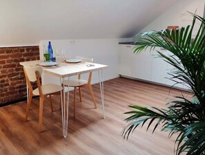 Appartement, 1 chambre, terrasse, vue sur le jardin | Restauration