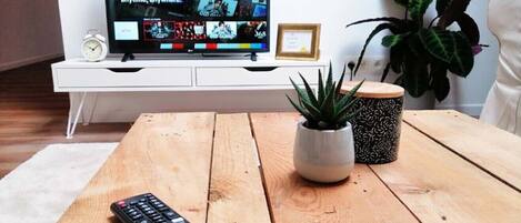 Apartment, 1 Bedroom, Terrace, Garden View | Interior