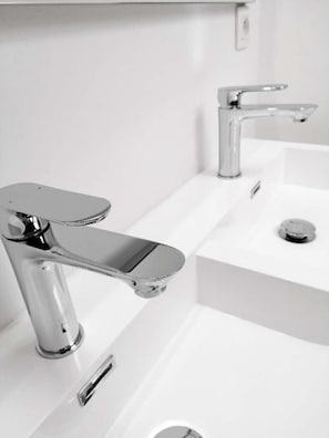 Apartment, 1 Bedroom, Terrace, Garden View | Bathroom | Free toiletries, hair dryer, towels