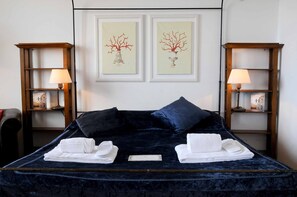 Appartement, 1 slaapkamer, uitzicht op tuin | 1 slaapkamer, een strijkplank/strijkijzer, wifi, beddengoed
