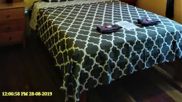 House, 2 Bedrooms, Smoking, Balcony | 2 bilik tidur, seterika/papan seterika