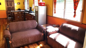 House, 2 Bedrooms, Smoking, Balcony | Living room