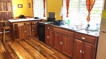 House, 2 Bedrooms, Smoking, Balcony | Interior