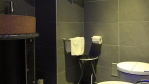 Room, 1 Bedroom, Balcony | Bathroom amenities | Free toiletries - Room-bella Pescara B&b - Abruzzo, Italy (Pescara)