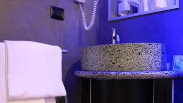 Room, 1 Bedroom, Balcony | Bathroom
