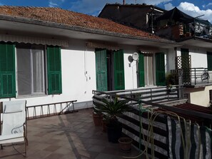 Slaapzaal, 1 slaapkamer, terras | Voorkant van accommodatie