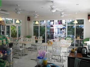 Condo, 1 Bedroom | Private kitchen