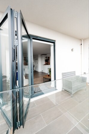 Apartamento, 2 quartos, varanda, vista para o jardim | Parte interna