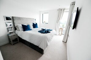 Leilighet, 2 soverom, terrasse, hageutsikt | 3 soverom og reiseseng for barn