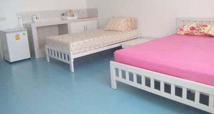 Room in Apartment - T8 Guest House Don Mueang Challenger