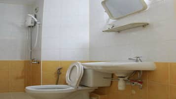 Phòng tập thể, 1 phòng ngủ, quang cảnh thành phố | Phòng tắm