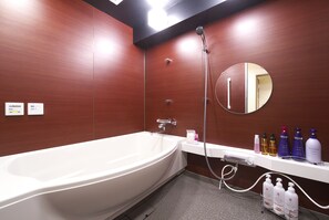 标准双人房, 吸烟房 | 浴室 | 独立的浴缸和淋浴、吹风机、拖鞋、电子马桶