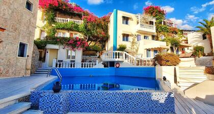 Gorgeous Studio for 2 People, Swimming Pool and Sea View