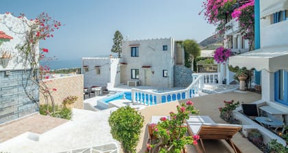 Gorgeous Studio for 2 People, Swimming Pool and Sea View