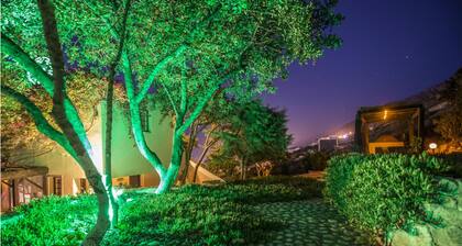 Gorgeous Studio for 2 People, Swimming Pool and Sea View