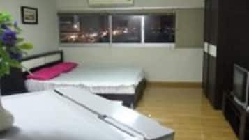 Room, 1 Bedroom | 1 bedroom, bed sheets