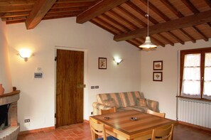 Apartment, 1 Bedroom, Smoking, Balcony | Dining