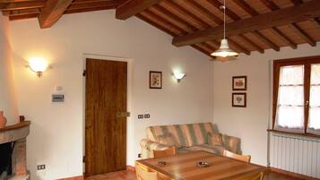 Apartment, 1 Bedroom, Smoking, Balcony | Dining