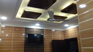 Apartment, 1 Bedroom, Smoking, Balcony | Interior - Posh, Nice Foreigner Area Lajpat Ngar Luxury Room (New Delhi)