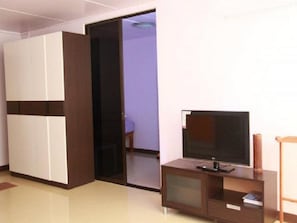 Zimmer, 1 Schlafzimmer, Stadtblick | Zimmerausstattung