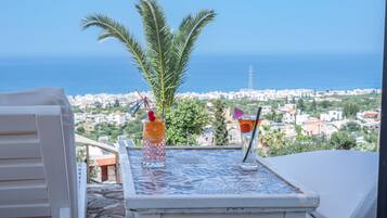 Apartment, 2 Bedrooms, Smoking, Balcony | Balkoni