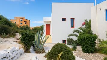 Apartment, 2 Bedrooms, Smoking, Balcony | Exterior