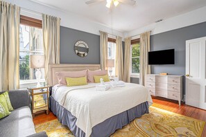 5 bedrooms, desk, iron/ironing board, free WiFi