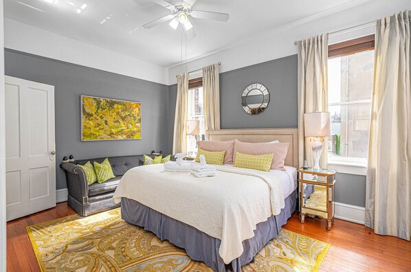 5 bedrooms, desk, iron/ironing board, free WiFi